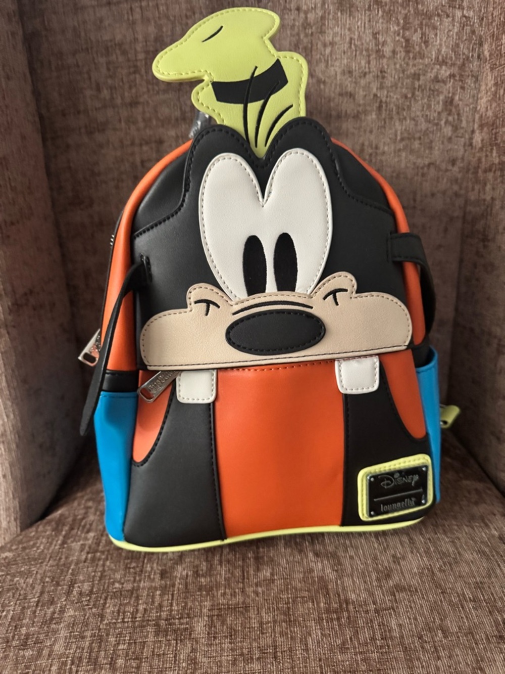 Disney Loungefly hard tag!  Goofy Character Mini Backpack - Multi-Color